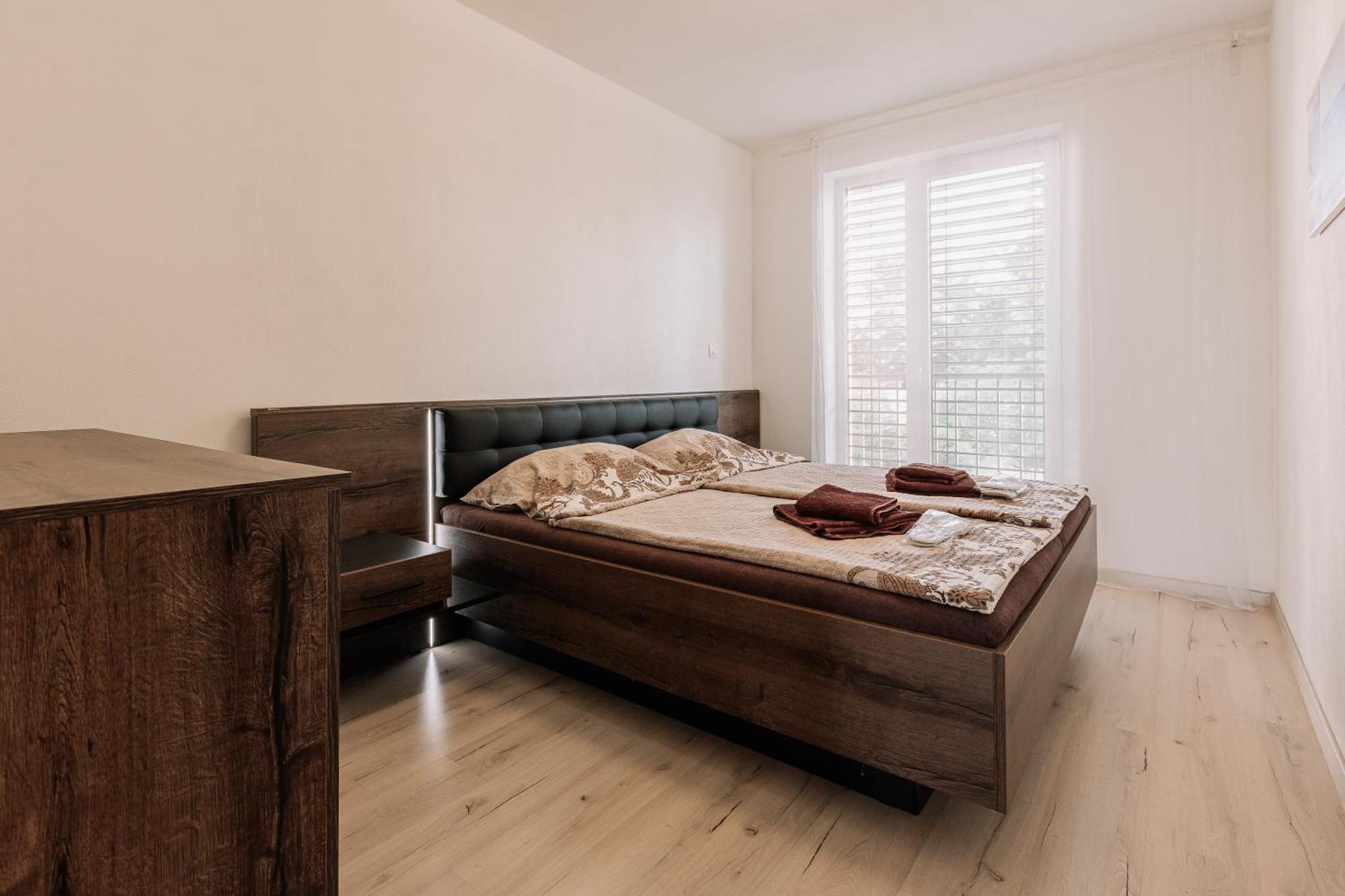 Sunrise Apartments Senec Luaran gambar